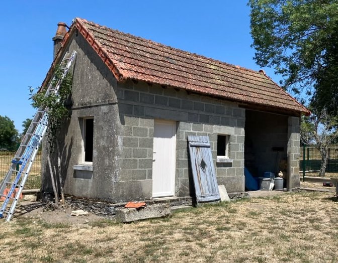 Avant : abri en parpaings