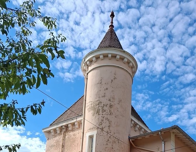 Avant : tour de château