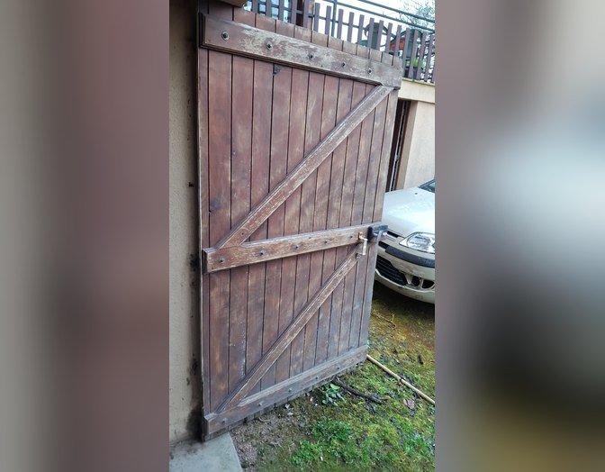 Avant : portillon en bois