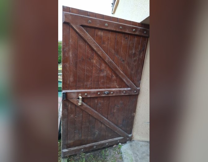 Avant : autre portillon en bois